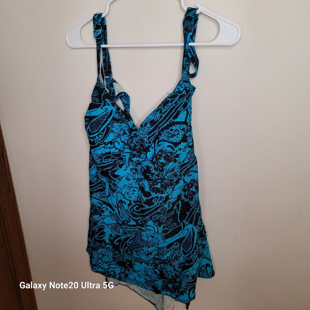 Septangle Plus Size Swim Top Paisley Print